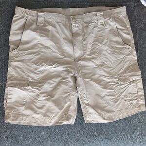 The North Face Men's Beige Cargo Shorts